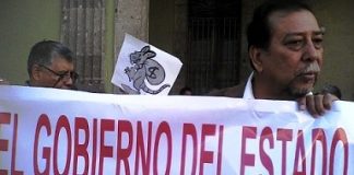 Con mes de retraso, gobierno paga aguinaldos