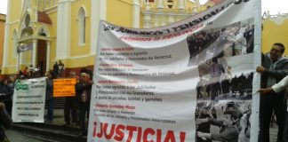 Jubilados exigen renuncia de Duarte