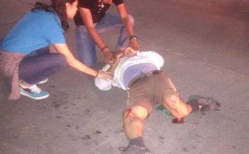 Policía atropelló y fracturó las piernas a un anciano en Coatzacoalcos