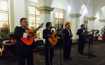 Ofrece concierto gratuito el trío “Los Dandys”