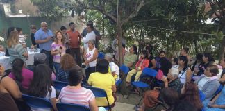 Miriam Ferraez recorre colonias para hablar de equidad de género