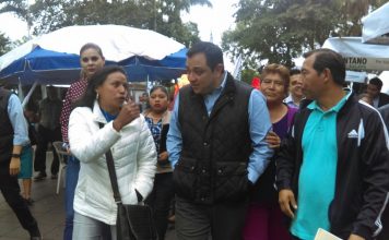 Video: Con porras, alcalde de Xalapa busca opacar manifestación