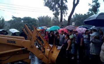 Policía de Veracruz reprime a habitantes de colonia El Trébol, en Córdoba.