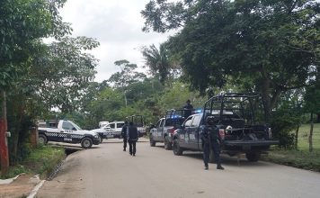 Enfrentamiento entre policías y presuntos delincuentes deja un muerto en Minatitlán