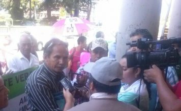 Integrantes de la FREVESOL se manifestaron en el ayuntamiento de Xalapa