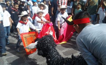 Celebran fiesta taurina en Xico; la «Xiqueñada» comenzó con la minicapea