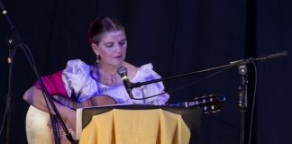 Canciones de Hispanoamérica, en la terraza de Casa del Lago UV