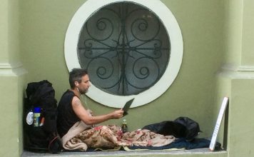 El migrante que vive en el Palacio de Gobierno de Veracruz