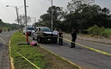 Trabajadora de Oxxo derrapa en su motocicleta y pierde la vida