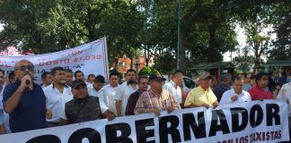 Protestan transportistas en contra del Gobierno Estatal
