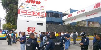 La Central de Autobuses de Xalapa (CAXA) es un desorden: taxistas