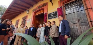 Develan placa de 80 años en Casa Bonilla Casa Bonilla
