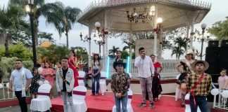 Presentan candidatas y candidatos a reina y rey de la Feria la Flor del Café, en Atzalan