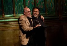 Reencuentro en Bellas Artes: Iñárritu y Arriaga celebran los 25 años de Amores Perros