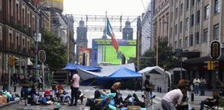 Denuncian alteración de consulta interna para sostener plantón de la CNTE